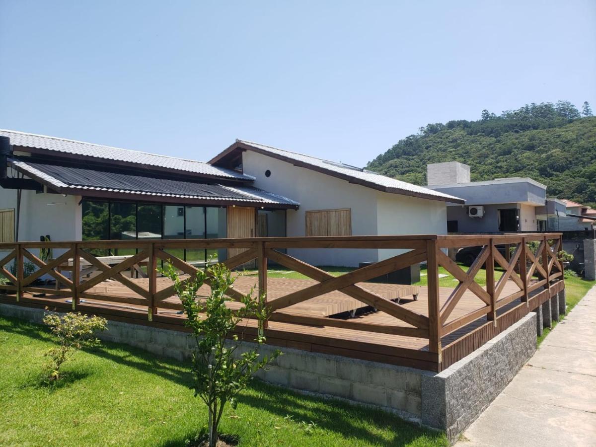 Casa De Praia Com Piscina Aquecida Area Gourmet E Jogos Флорианополис Экстерьер фото
